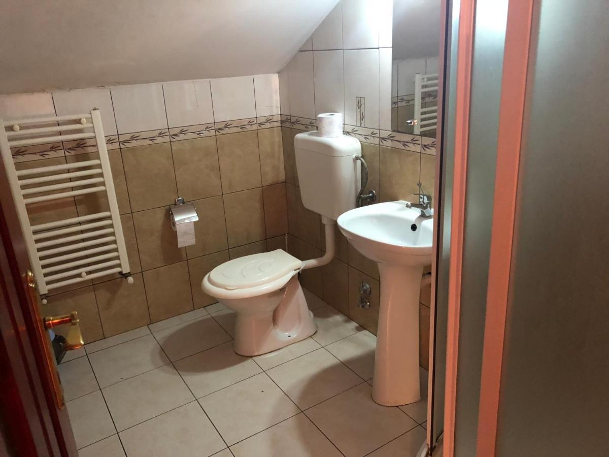 Pension Rozeclas Oradea Luaran gambar