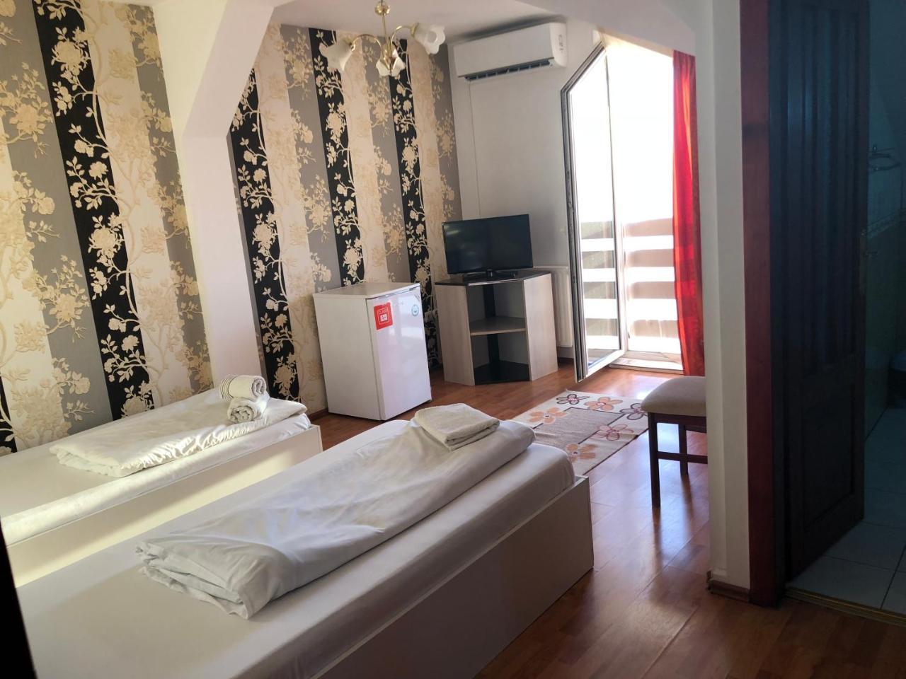 Pension Rozeclas Oradea Luaran gambar