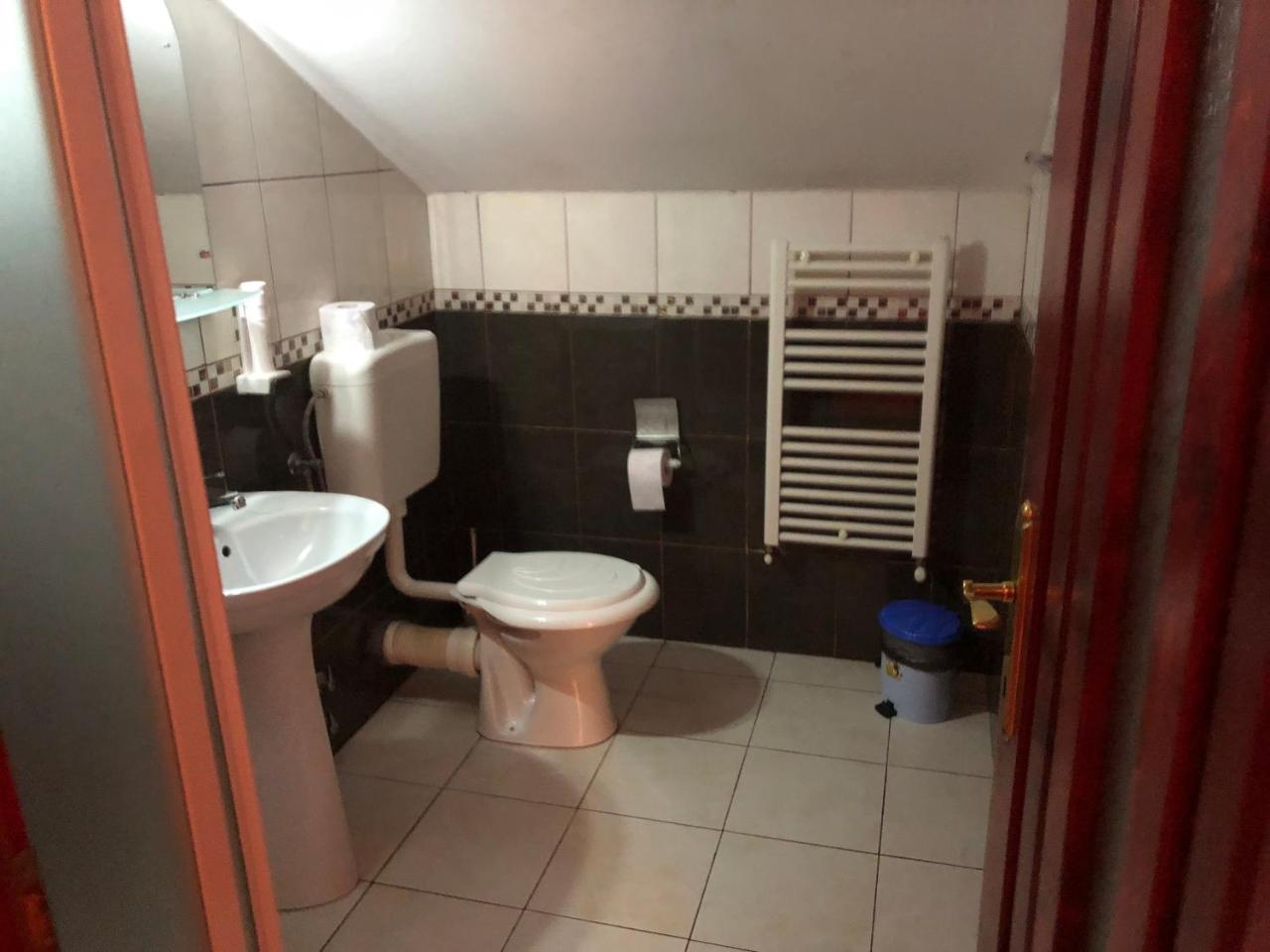 Pension Rozeclas Oradea Luaran gambar